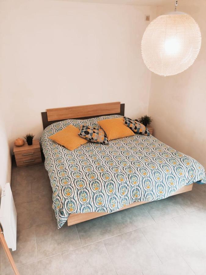 Bas De Villa. Cote D'Azur, A 20 Kms De Nice Contes  Eksteriør bilde